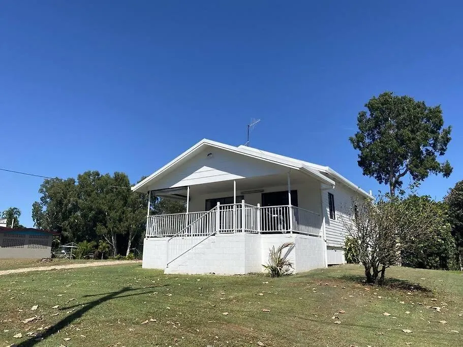 Pina Colada On The Beach - Beachfront - 2 Bedroom Mission Beach 0*,