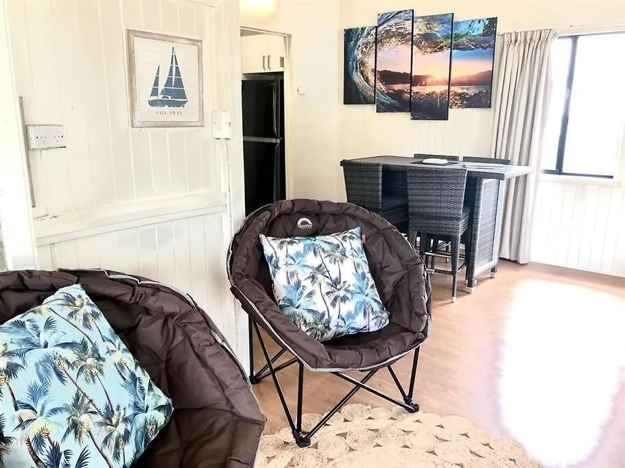 Pina Colada On The Beach - Beachfront - 2 Bedroom Mission Beach