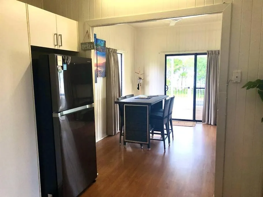Pina Colada On The Beach - Beachfront - 2 Bedroom Mission Beach 0*,  Australia