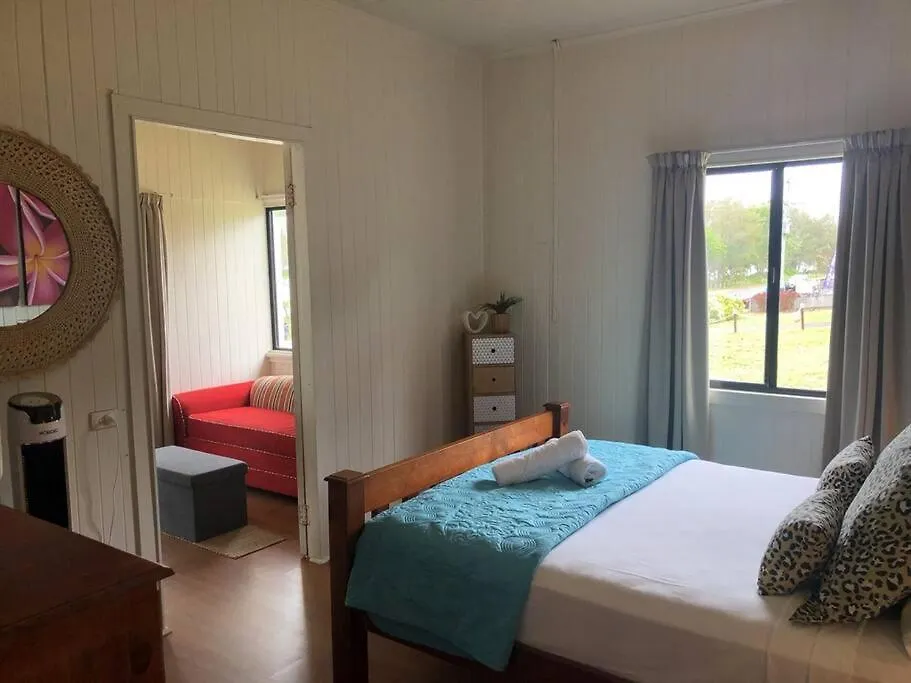 Pina Colada On The Beach - Beachfront - 2 Bedroom Mission Beach
